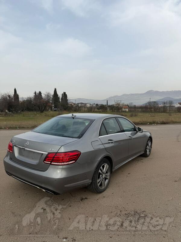 Mercedes Benz - E 220 - 2.200