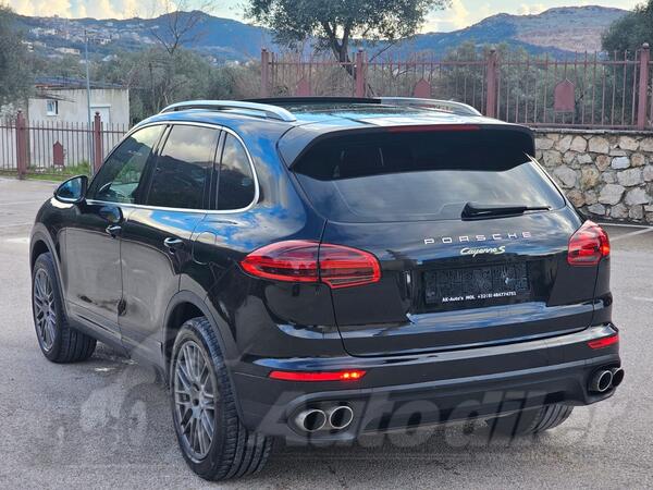 Porsche - Cayenne - 3.0 B