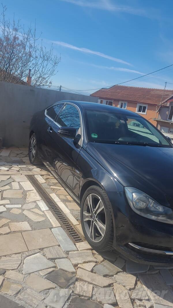 Mercedes Benz - C 220 - C220cdi Coupe Avantgarde manuel