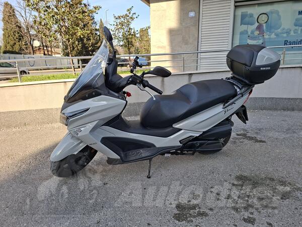 Kymco - Xtown 300
