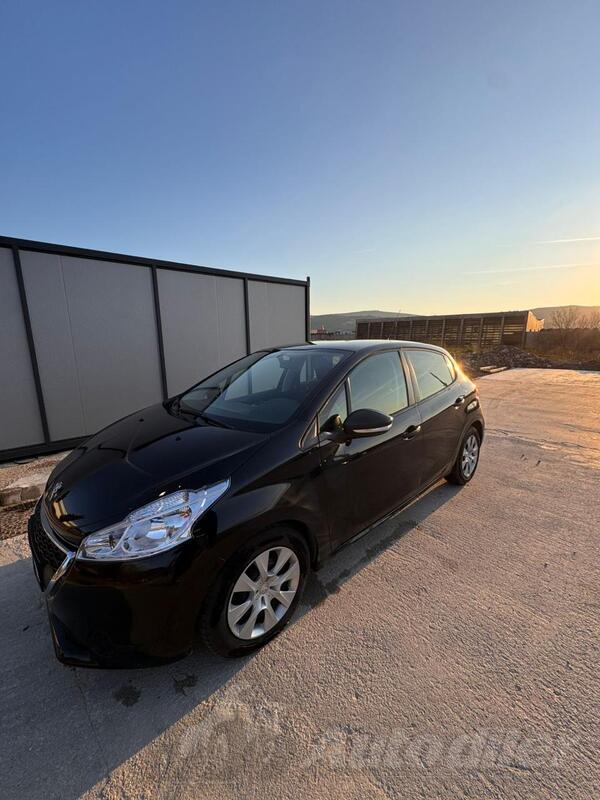 Peugeot - 208 - 1.6 HDI