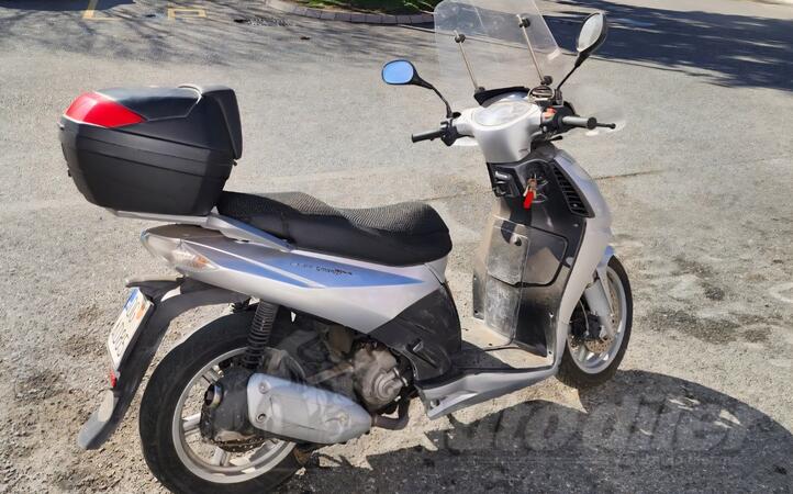 Aprilia - SportCity 300