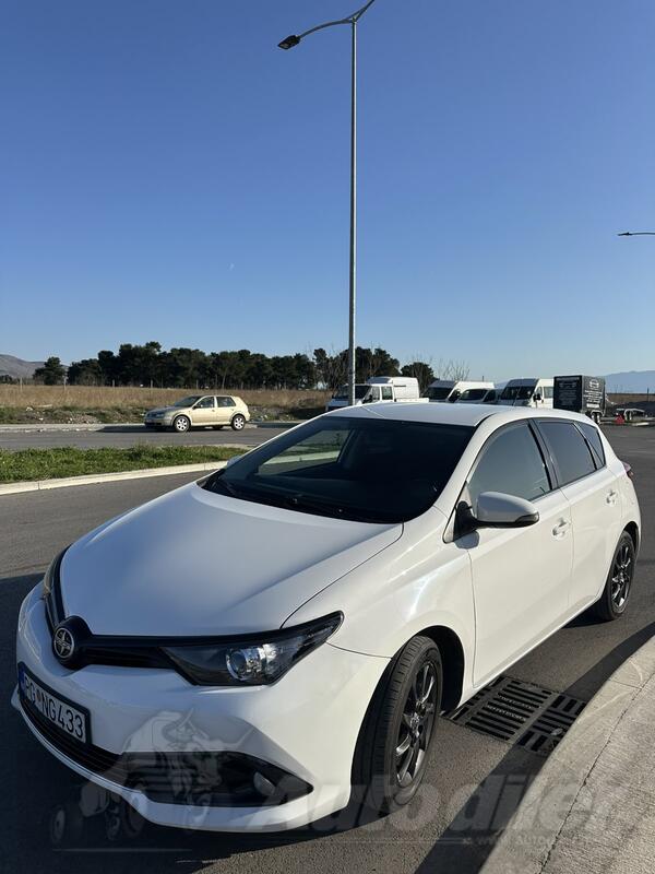 Toyota - Auris - 1.4 D-4D