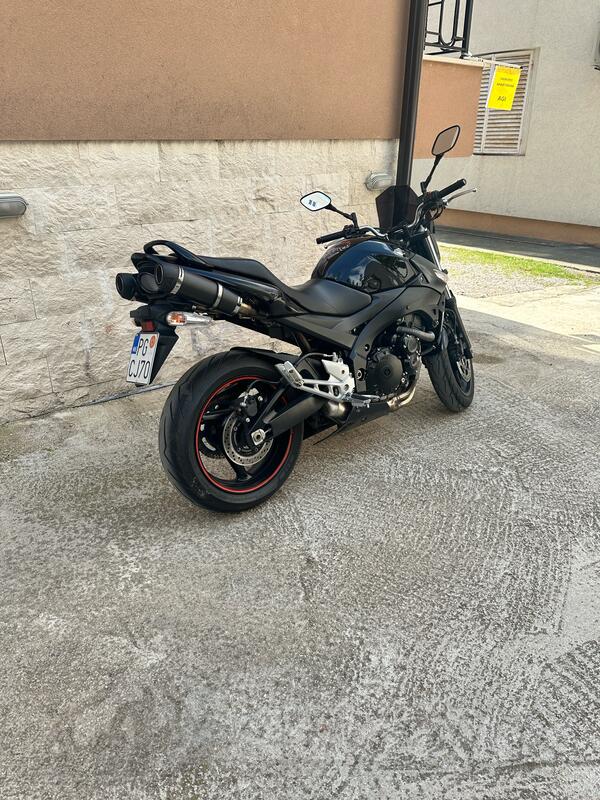 Suzuki - Gsr 600r