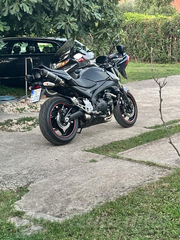 Suzuki - Gsr 600r