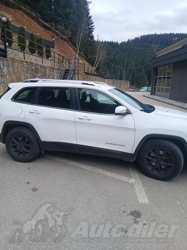 Jeep - Cherokee - 2.2
