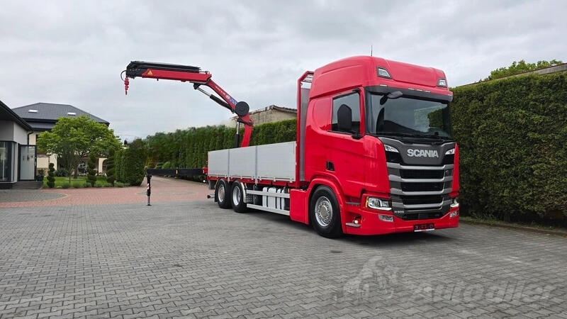 Scania - R500 Kamion s ravnom platformom+Kran/ VLT054