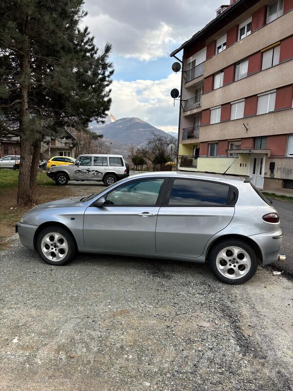 Alfa Romeo - 147 - 1.9