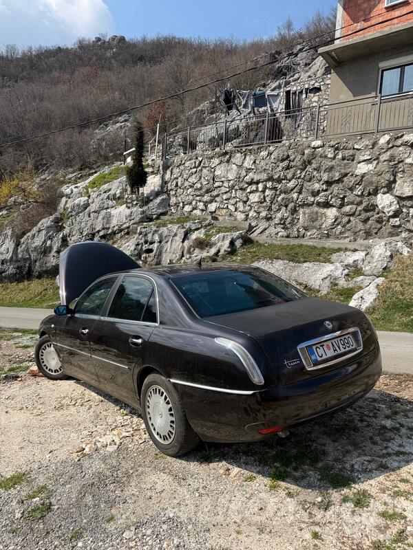 Lancia - Thesis - 2.4 jtd