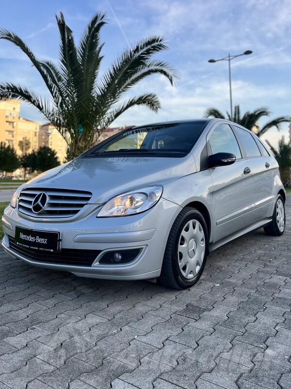 Mercedes Benz - B 180