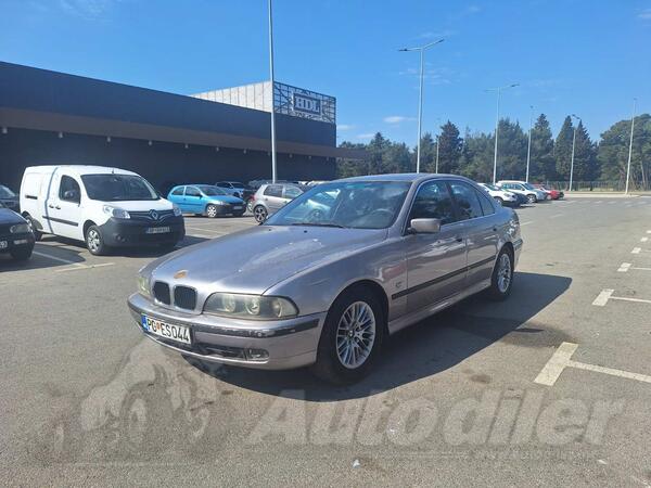 BMW - 520 - 520 BENZIN