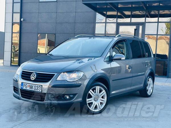 Volkswagen - Cross Touran - 2.0tdi