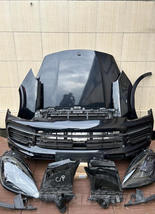 U djelovima Porsche - Cayenne