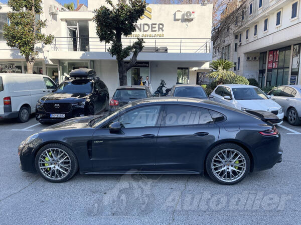 Porsche - Panamera - 4 E Hybrid