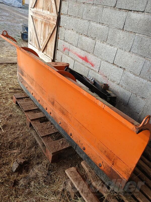 Krone -  traktorski noz za ciscenje snijega