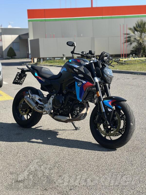 BMW - F900R