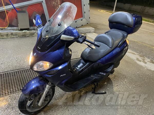 Piaggio - x9