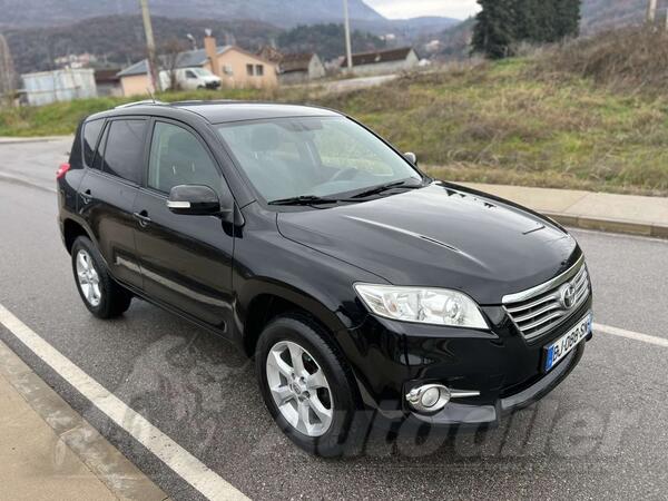 Toyota - RAV 4