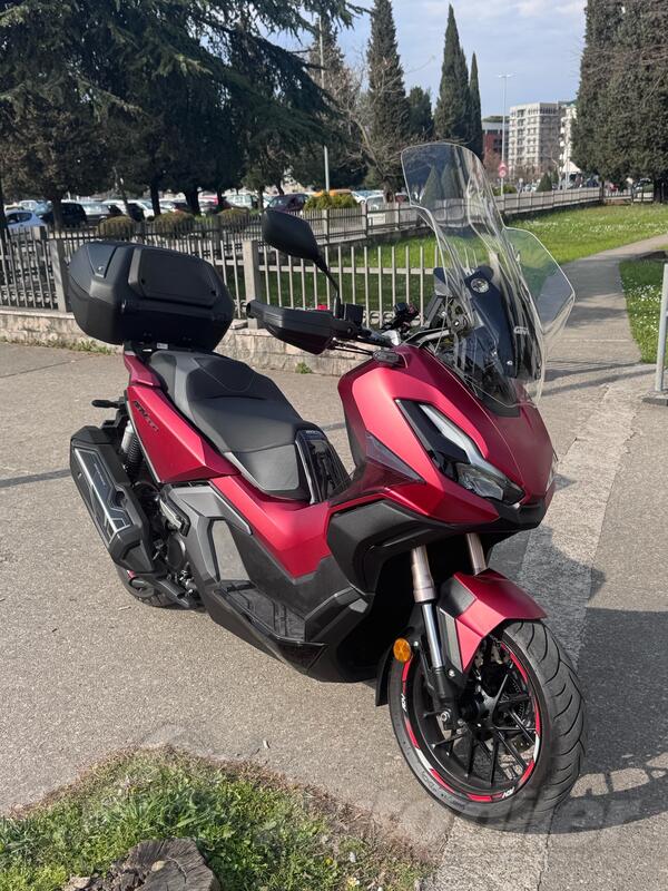 Honda - adv 350
