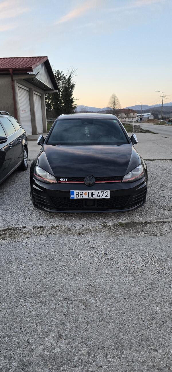 Volkswagen - Golf 7 - 2.0