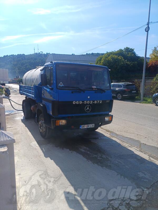 Mercedes Benz - Mercedes 1117