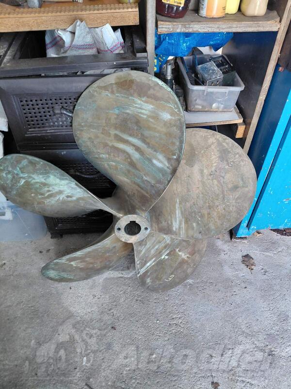 Propeller for watercrafts