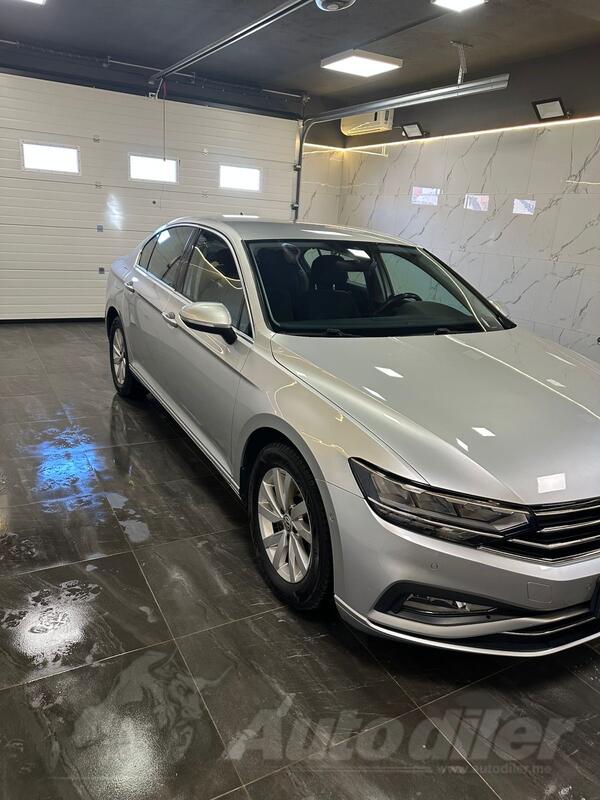 Volkswagen - Passat