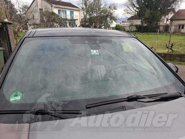 Car glass replacement - Automotive glass services