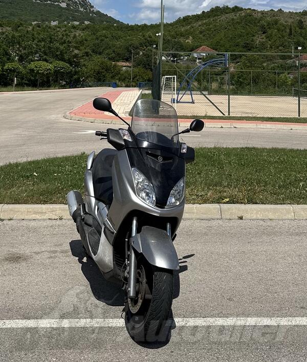 Yamaha - X MAX