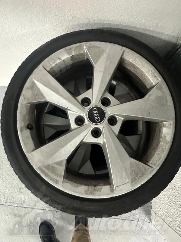 Fabričke felne i AudiA3 gume
