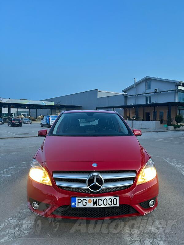 Mercedes Benz - B 200 - 1.8 100