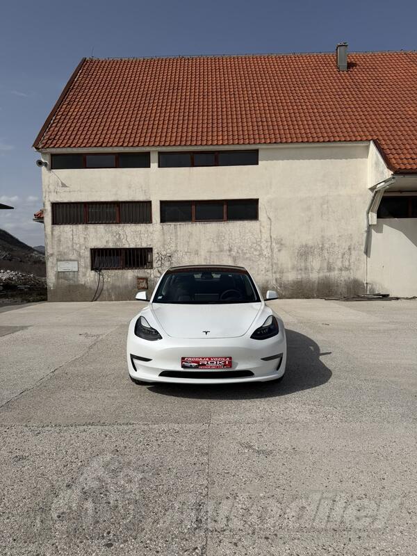 Tesla - Model 3 - AWD 4X4 LONG RANGE DUAL MOTOR