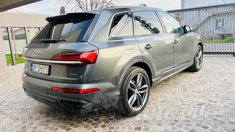 Audi - Q7 - S line, matrix