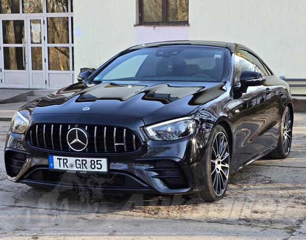 Mercedes Benz - E 55 AMG