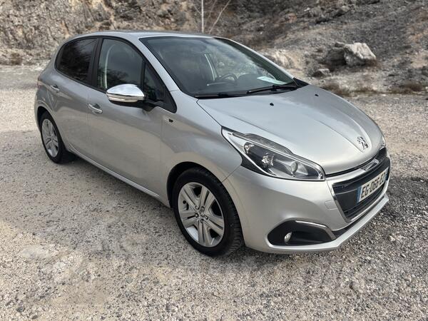 Peugeot - 208 - 1.6 hdi
