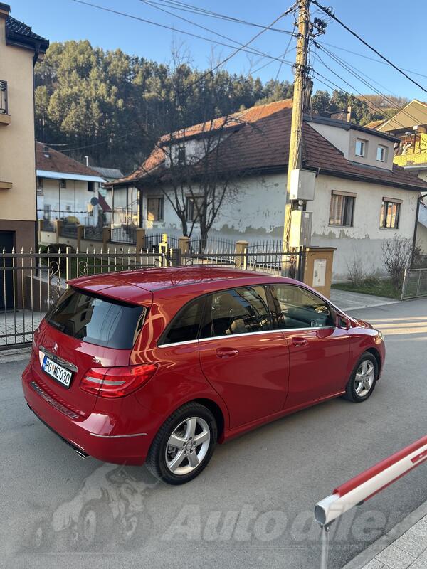 Mercedes Benz - B 200 - 1.8 100kw