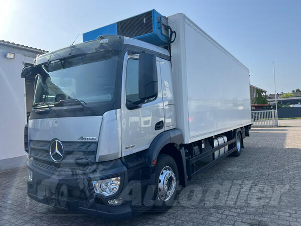 Mercedes Benz - Antos 1836 kamion hladnjača+rampa/ LTK397