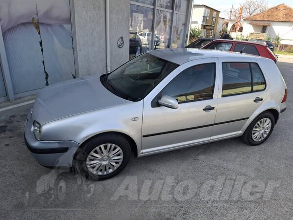 Volkswagen - Golf 4 - 1900