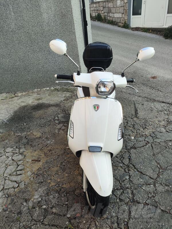 Vespa - Veracruz 125