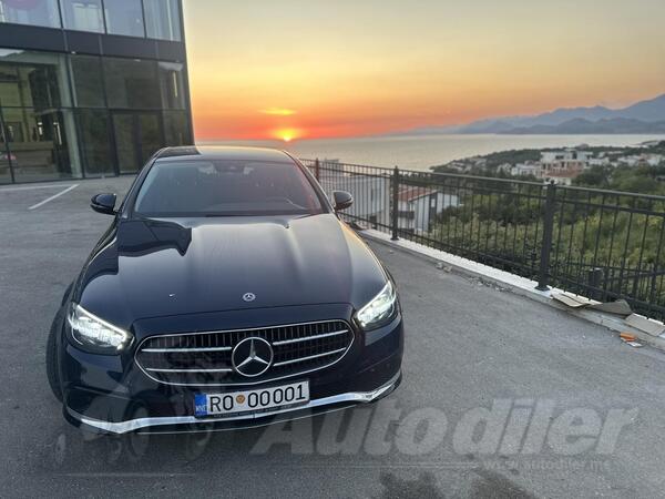 Mercedes Benz - E 220 - CDI  4 MATIC