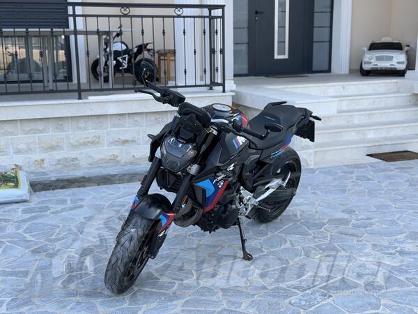BMW - F900r
