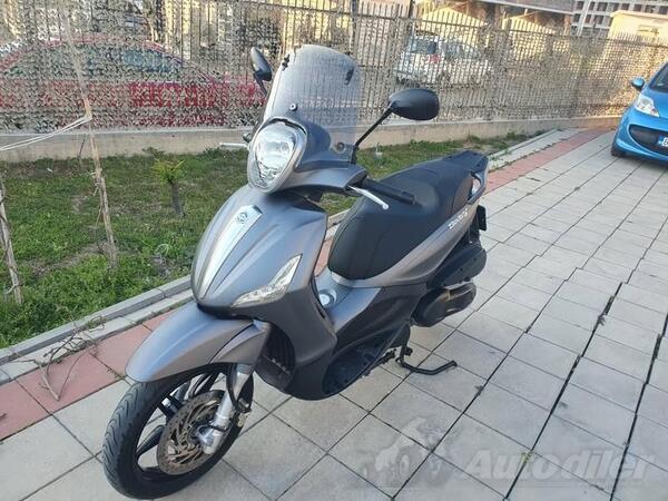 Piaggio - Beverly 350 ST