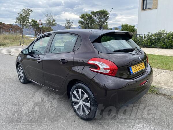 Peugeot - 208 - AUTOMATIK
