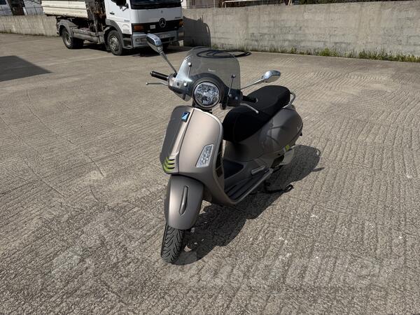 Piaggio - VESPA GTS 300 SUPER TECH