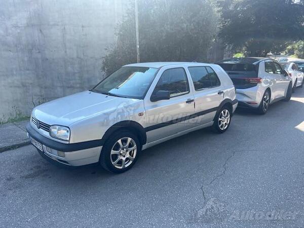 Volkswagen - Golf 3 - 1,6 benzin 74kw