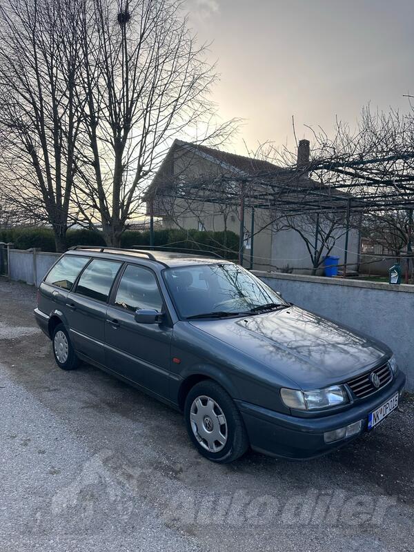 Volkswagen - Passat - 1.6 benz plin