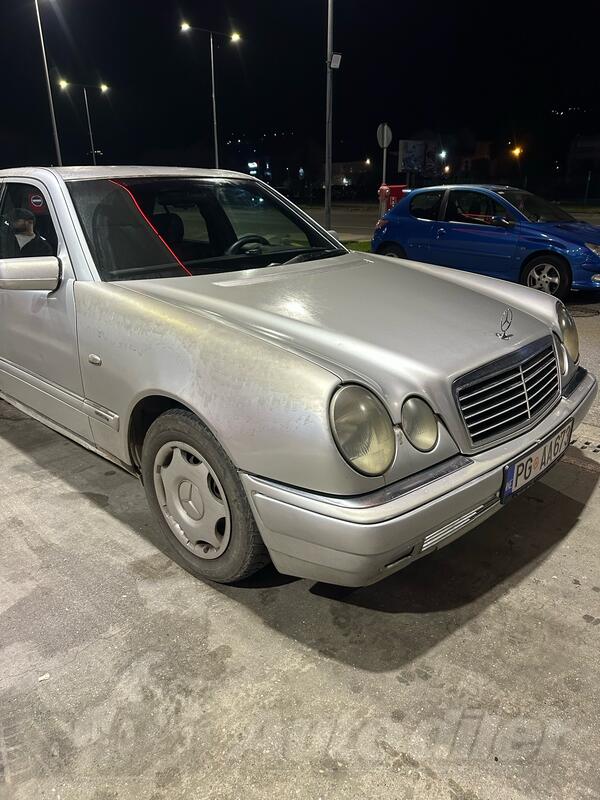Mercedes Benz - E 250 - 2.5