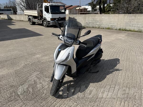 Piaggio - BEVERLY 300 HPE