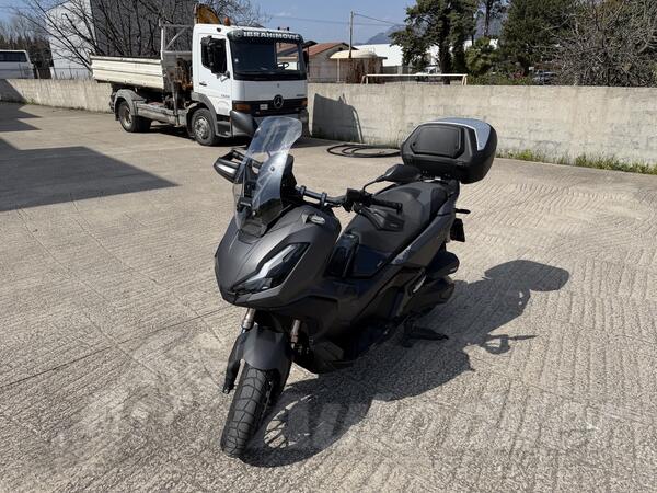 Honda - ADV 350