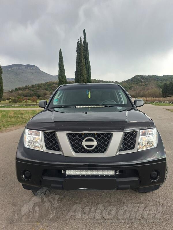 Nissan - Pathfinder - 2.5